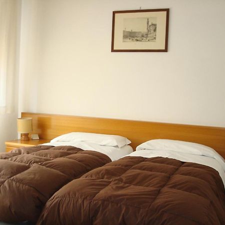 Albergo La Sfinge Chiusi Exteriör bild