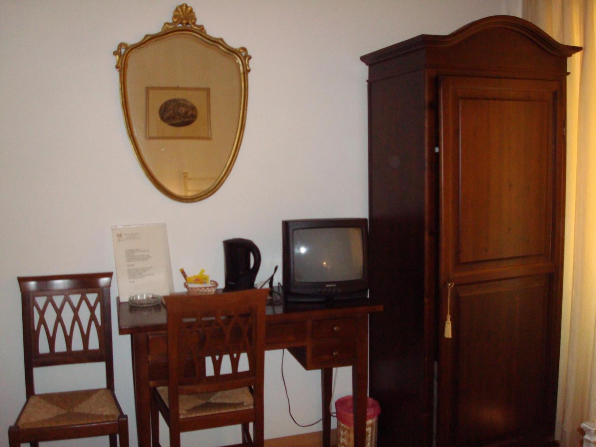 Albergo La Sfinge Chiusi Exteriör bild