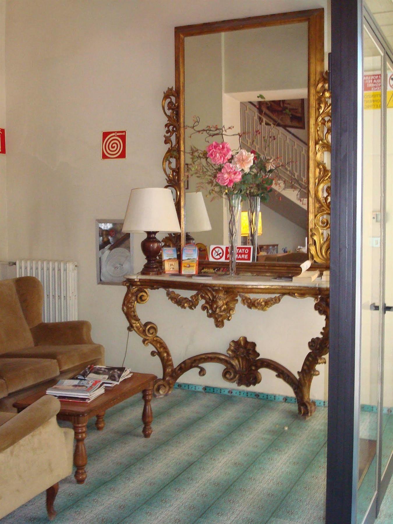 Albergo La Sfinge Chiusi Exteriör bild