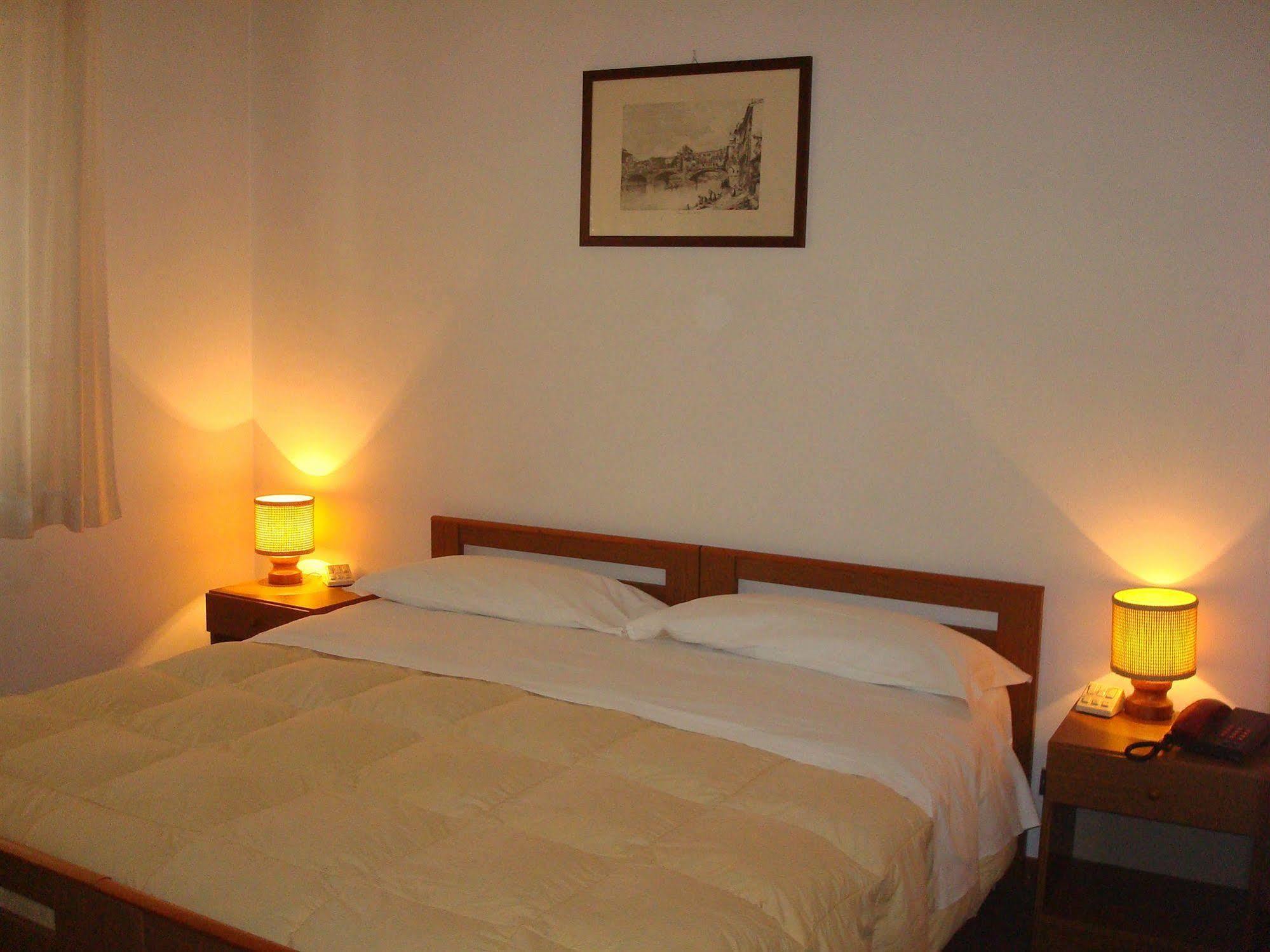 Albergo La Sfinge Chiusi Exteriör bild